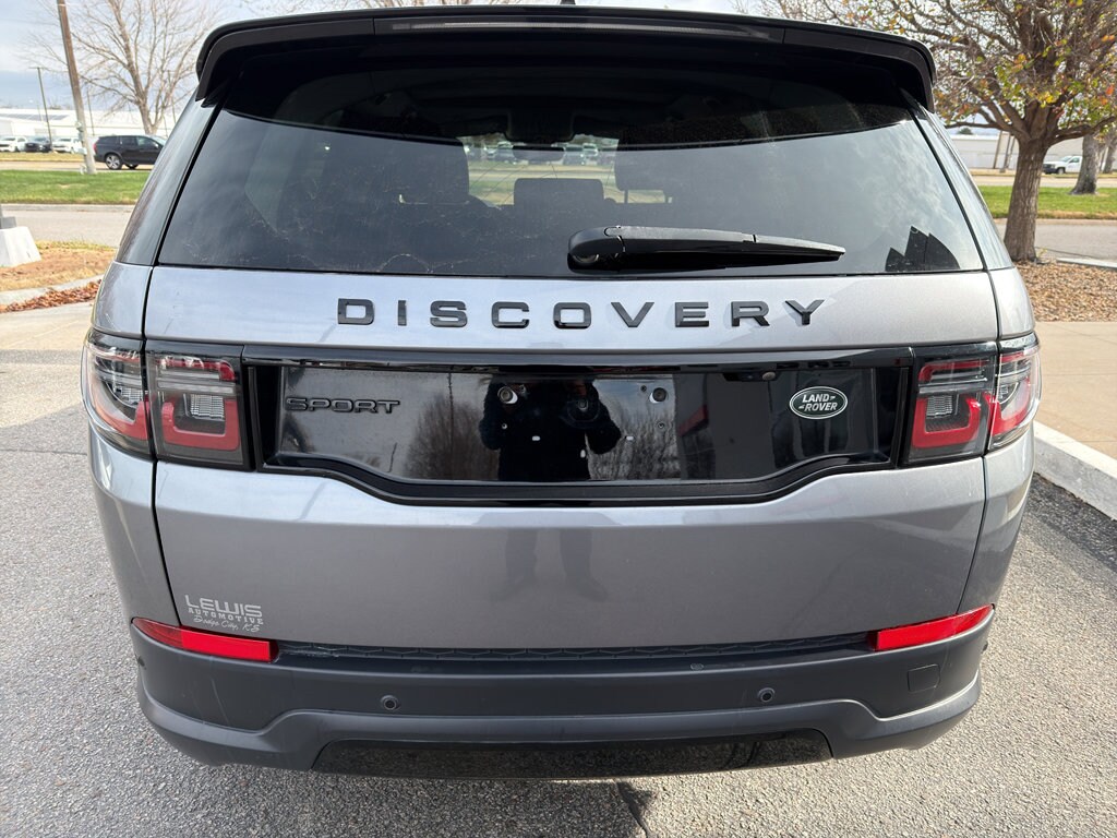 2021 Land Rover Discovery Sport SE photo 4