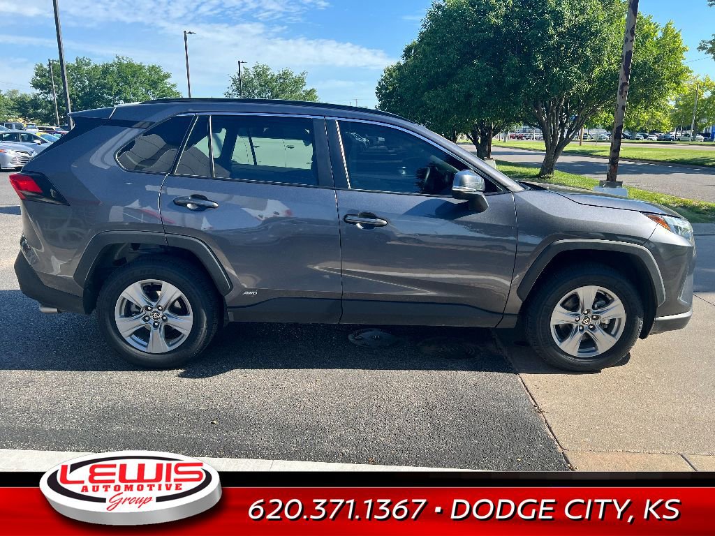 Used 2022 Toyota RAV4 XLE with VIN 4T3RWRFV8NU077585 for sale in Dodge City, KS