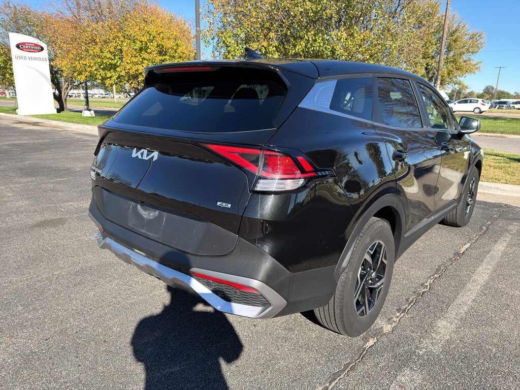 Used 2024 Kia Sportage LX SUV