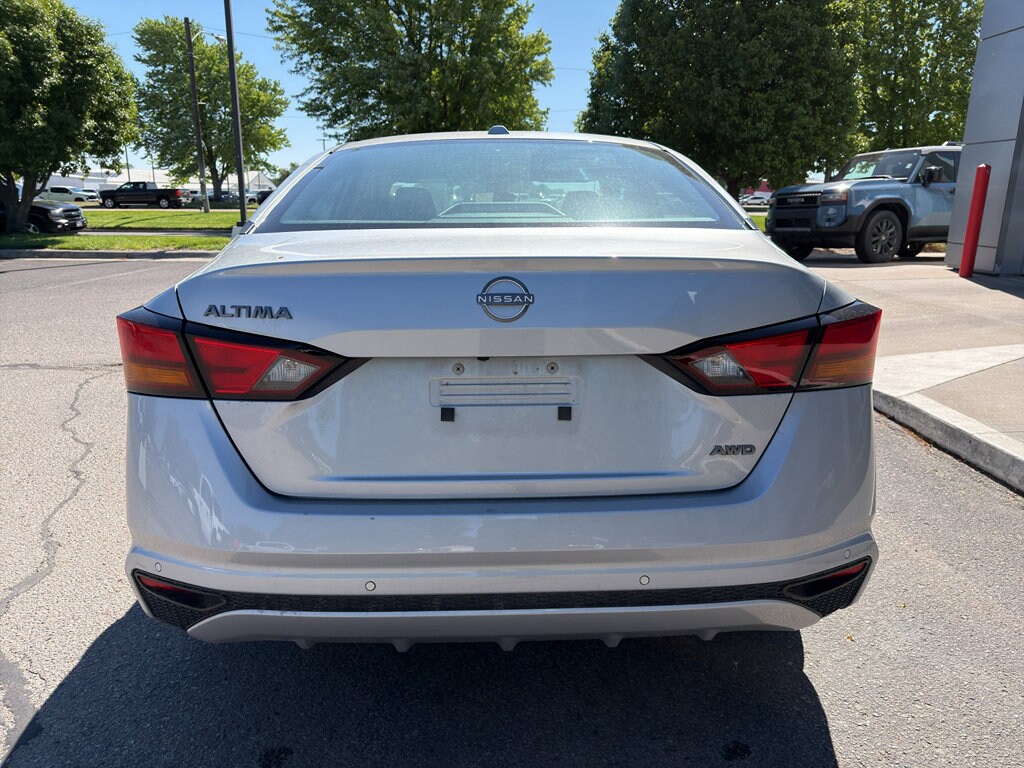 Used 2025 Nissan Altima SV Sedan