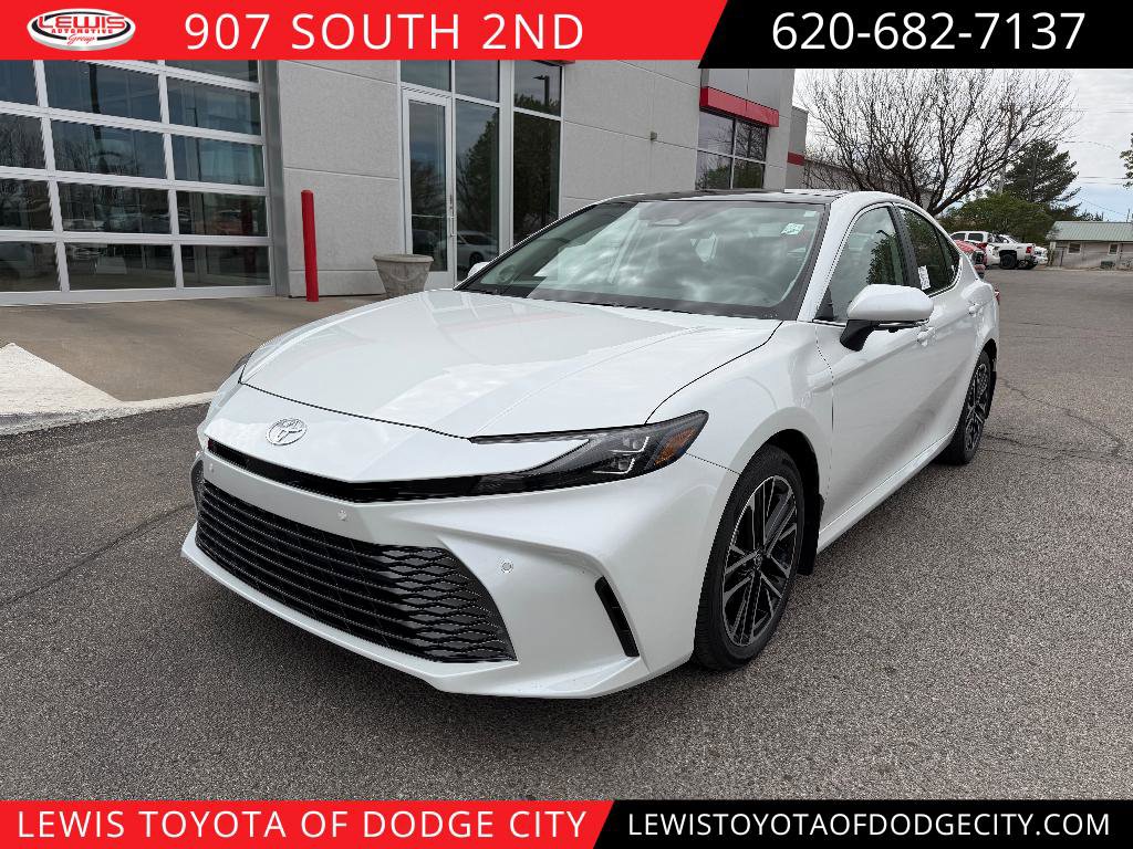2026 Toyota Camry XLE Hybrid's photo