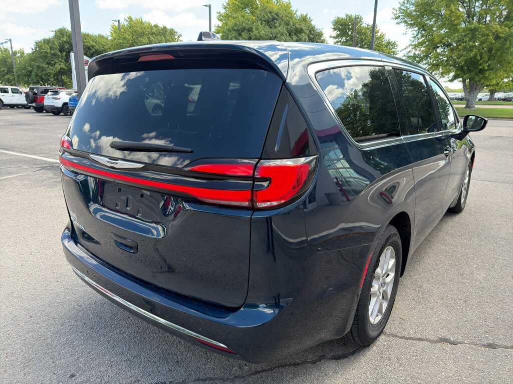 Used 2024 Chrysler Pacifica Touring L Van Passenger Van
