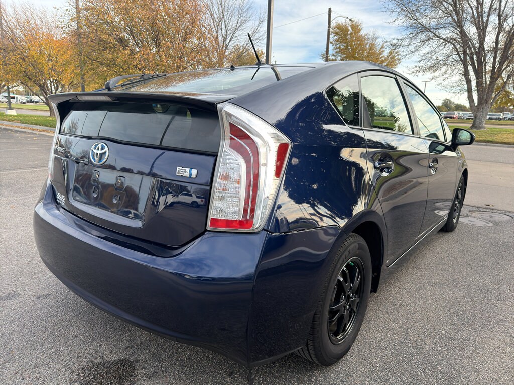 2015 Toyota Prius photo 3