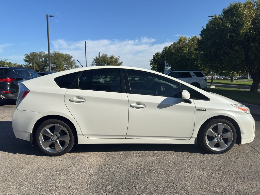 2013 Toyota Prius Three photo 2