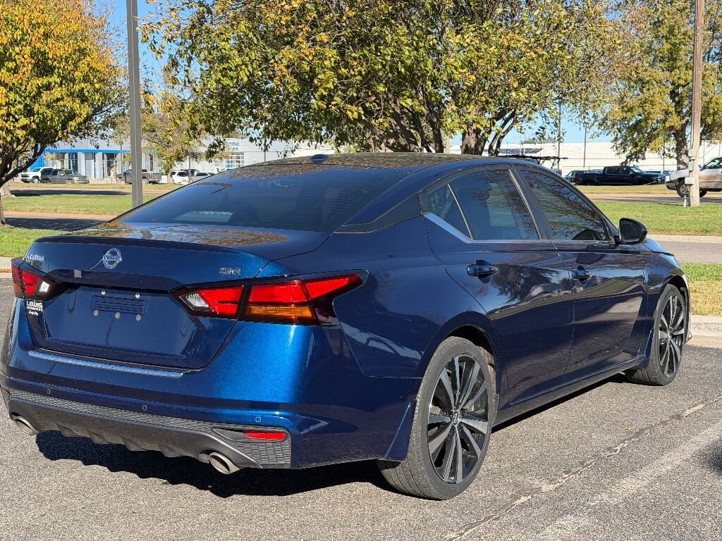 2021 Nissan Altima 2.5 SR photo 3