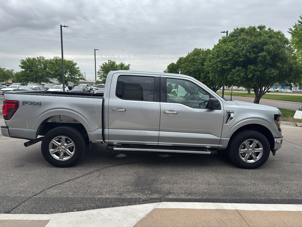 2024 Ford F-150 XLT photo 2