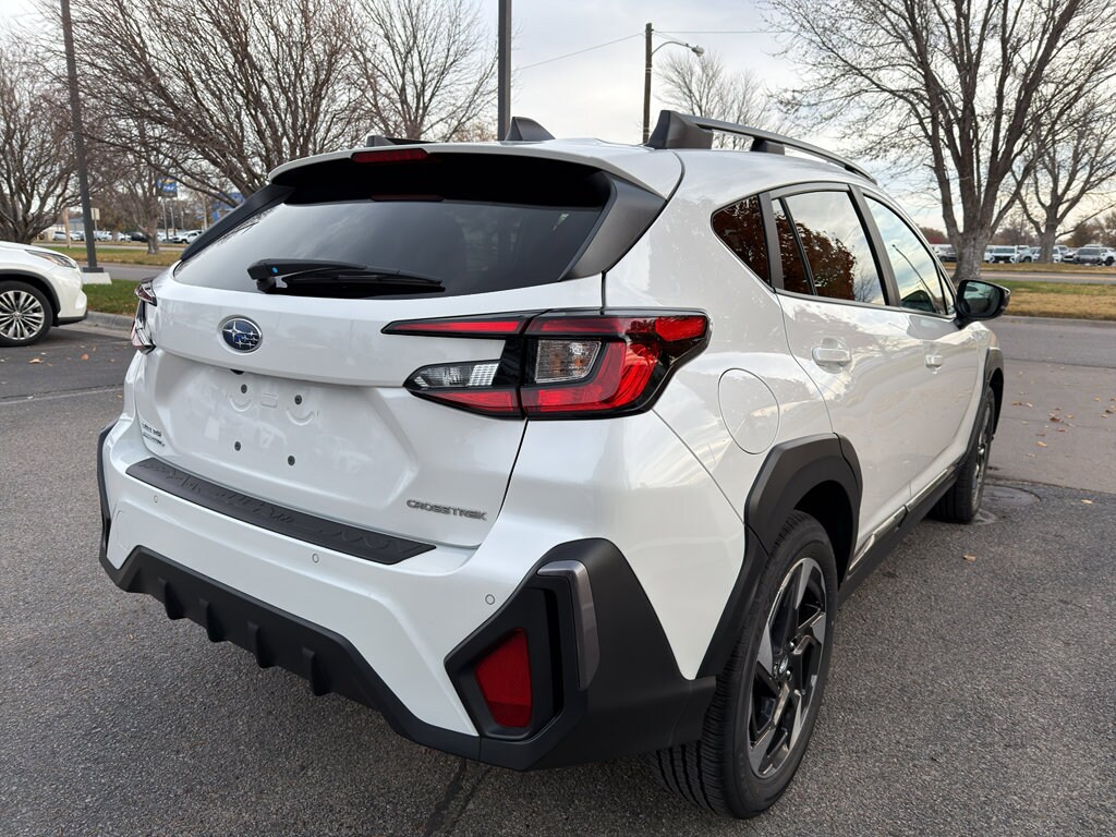 2025 Subaru Crosstrek Limited photo 2