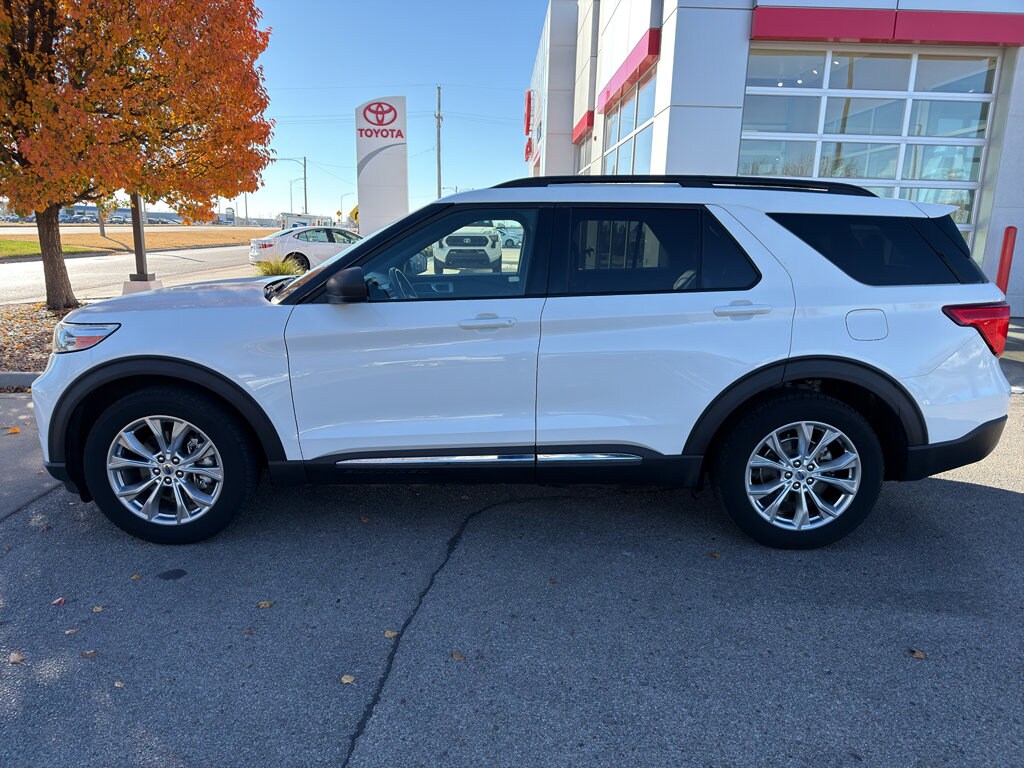 2020 Ford Explorer XLT photo 2