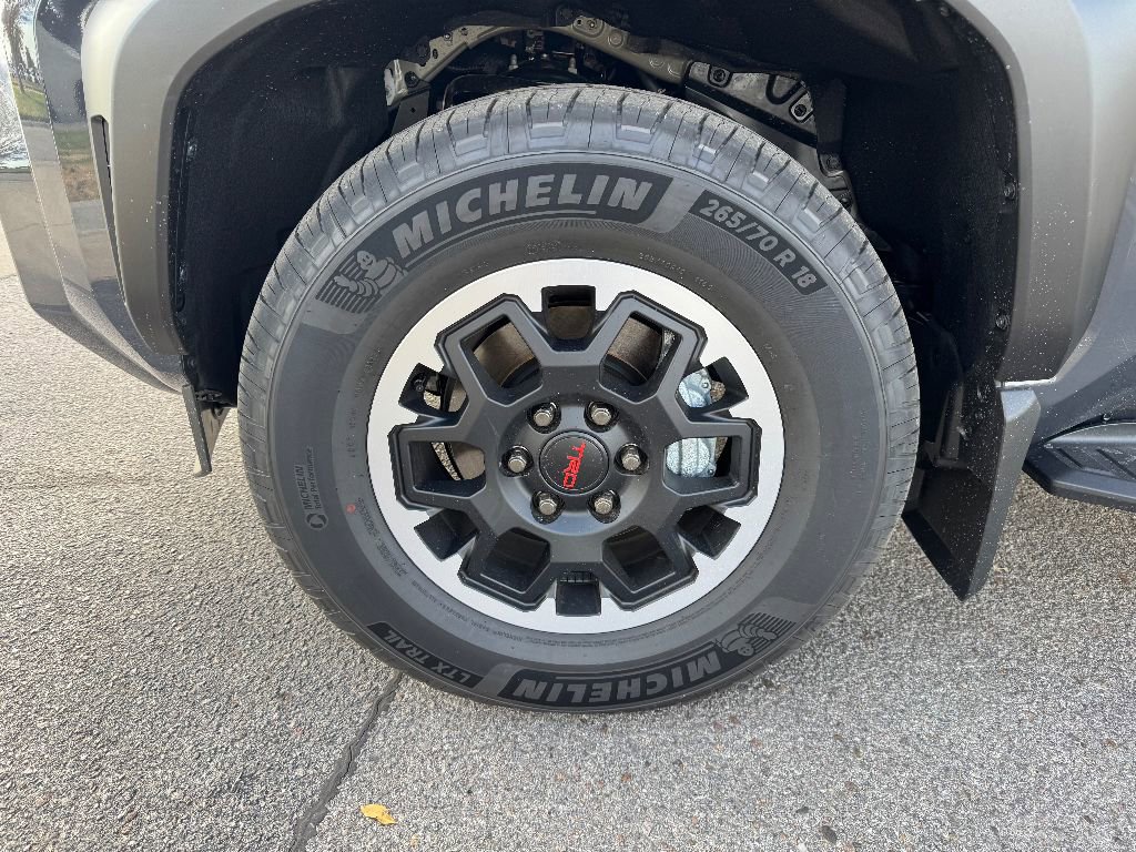 2025 Toyota 4Runner TRD Off-Road photo 4