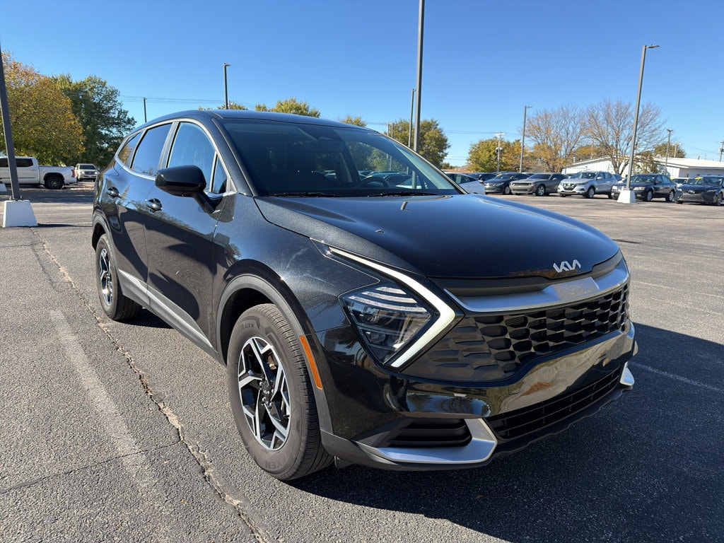 Used 2024 Kia Sportage LX SUV