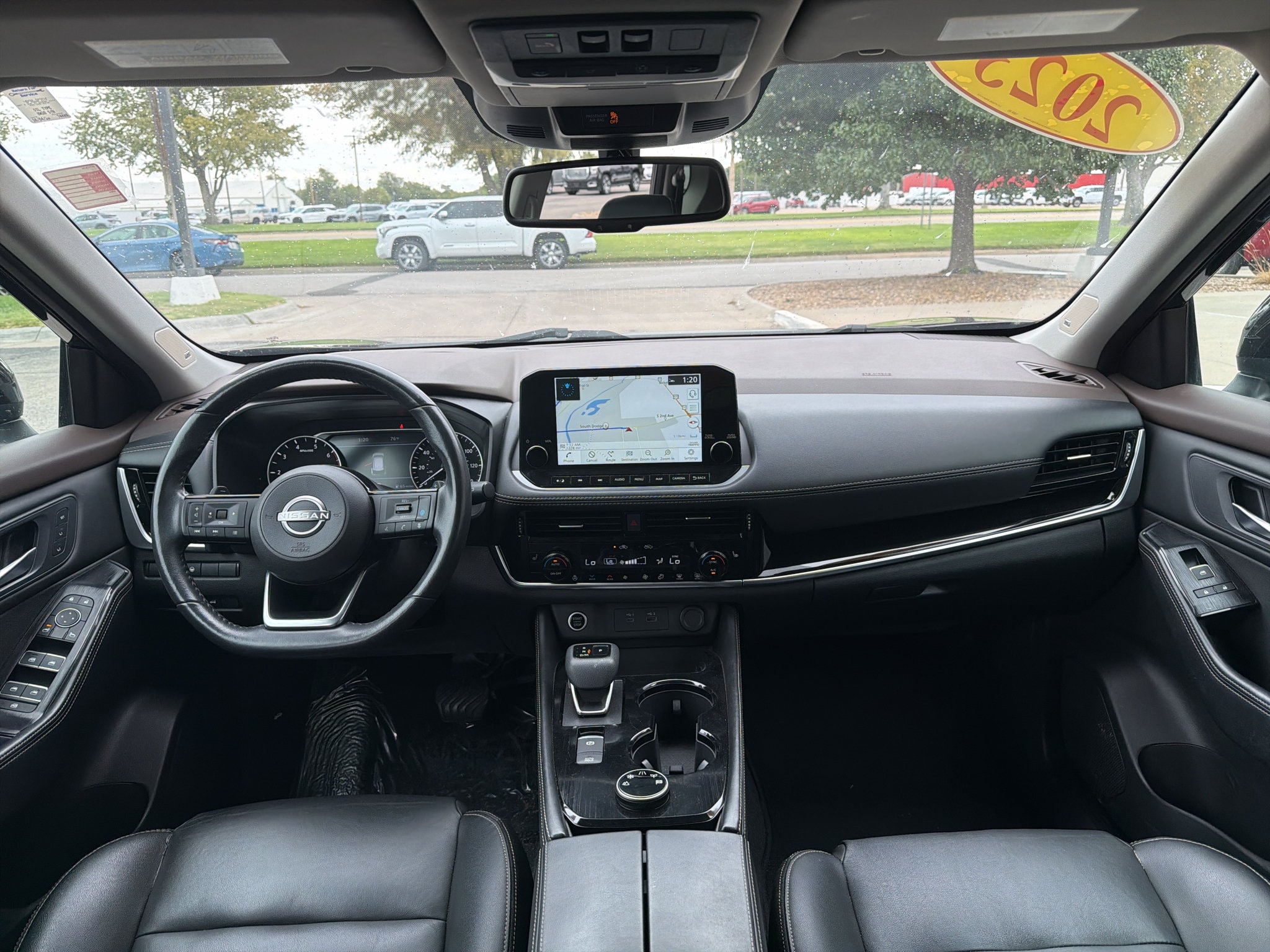 2025 Nissan Rogue SV - Photo 18
