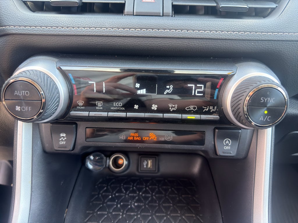 2024 Toyota RAV4 XLE - Photo 18
