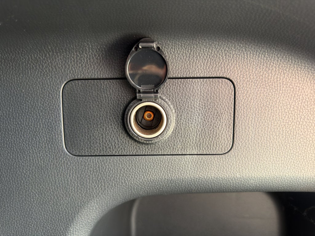 2024 Toyota RAV4 XLE - Photo 9
