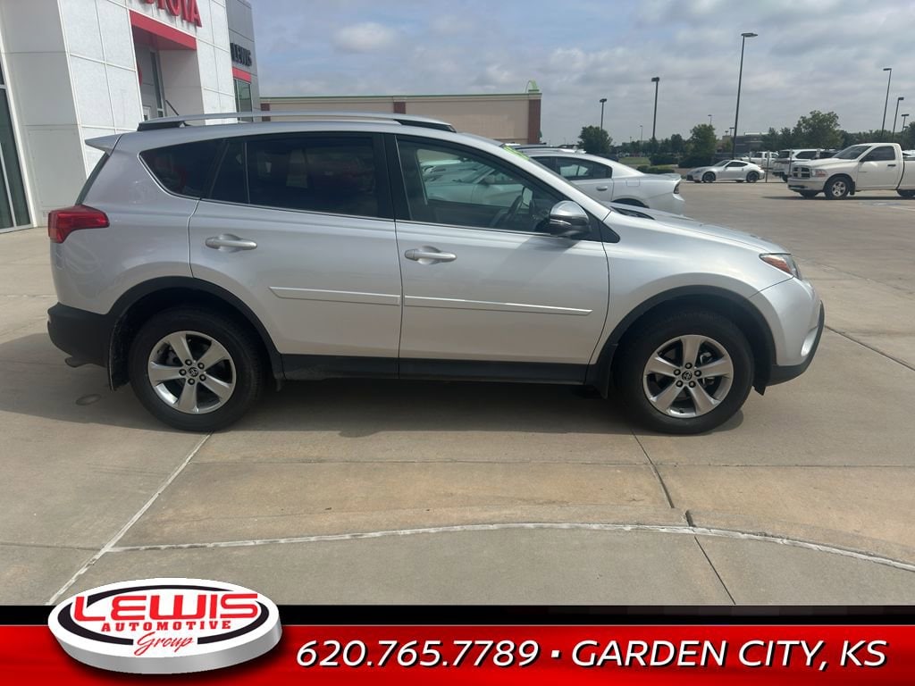 Used 2015 Toyota RAV4 XLE with VIN 2T3RFREV2FW382731 for sale in Garden City, KS