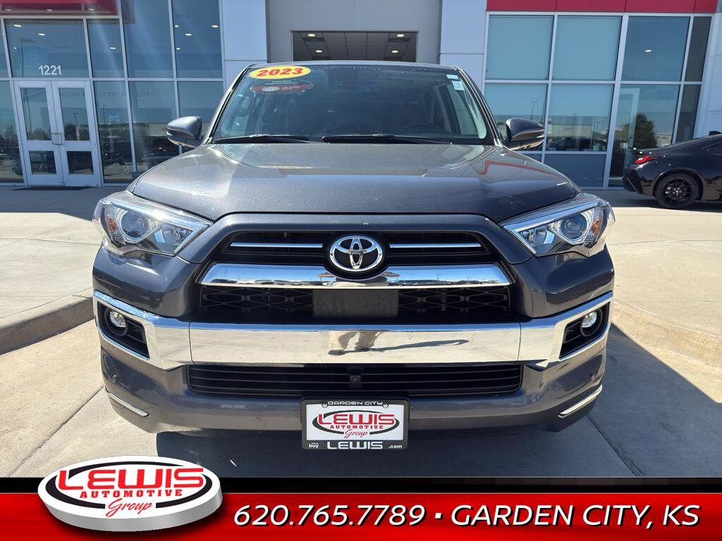 2023 Toyota 4Runner Limited photo 2