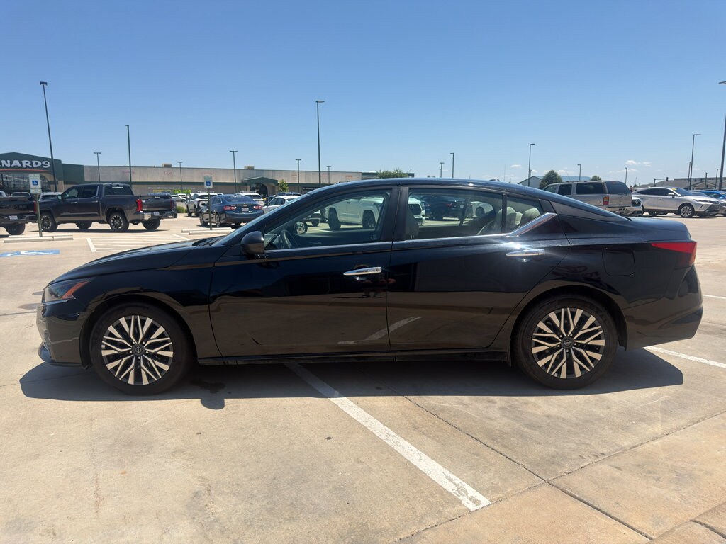 Used 2025 Nissan Altima SV Sedan