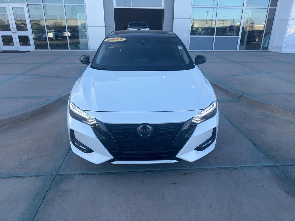 Used 2022 Nissan Sentra SR with VIN 3N1AB8DV8NY319326 for sale in Garden City, KS