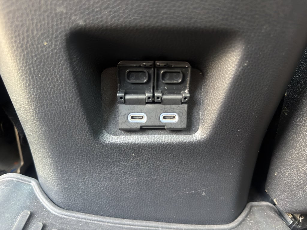 2024 Toyota RAV4 XLE - Photo 11