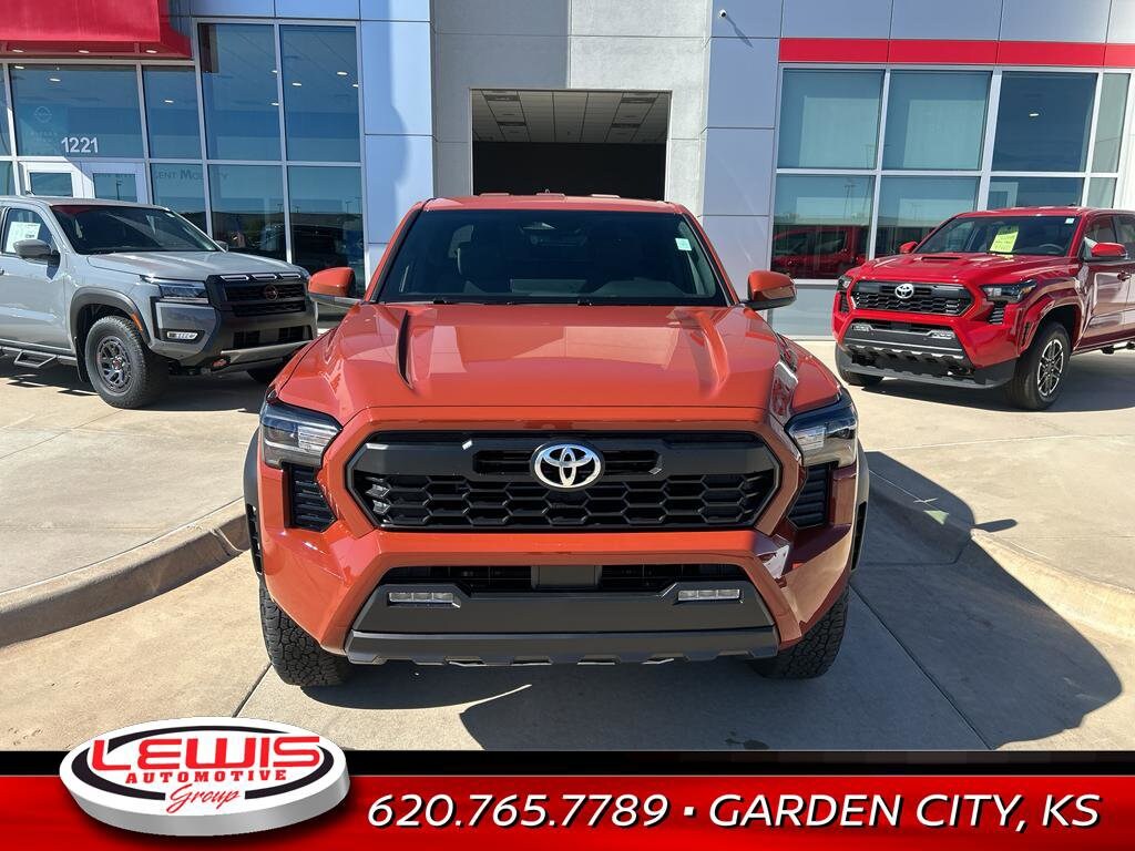 2025 Toyota Tacoma TRD Off-Road photo 2