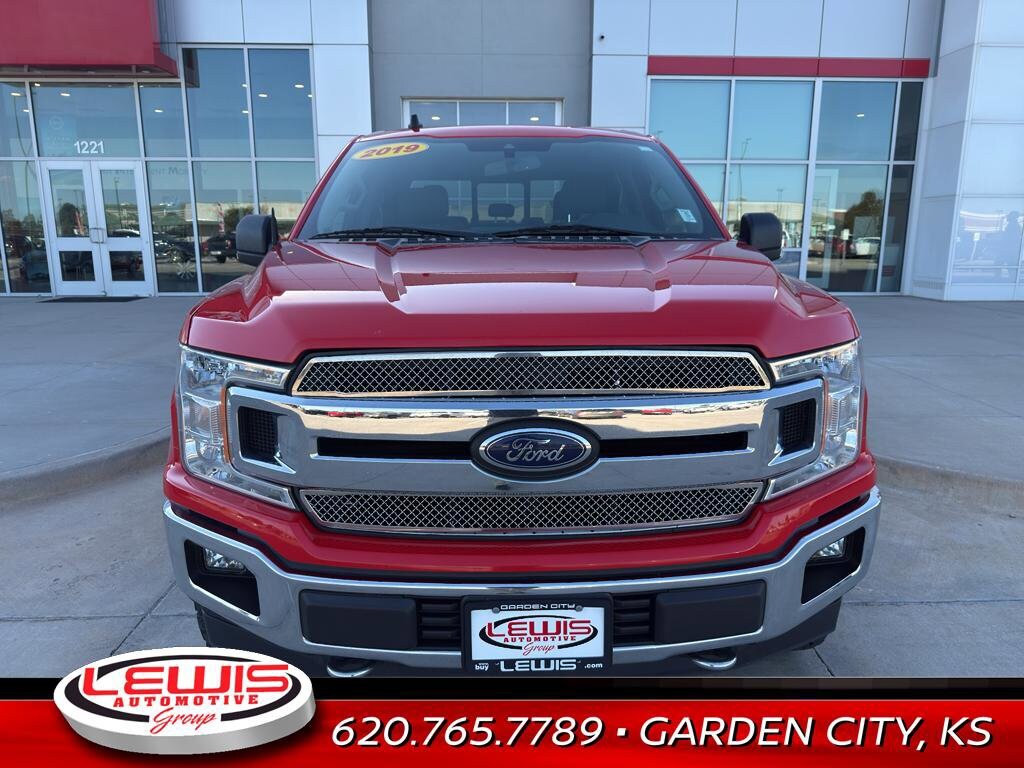 2019 Ford F-150 XLT photo 2