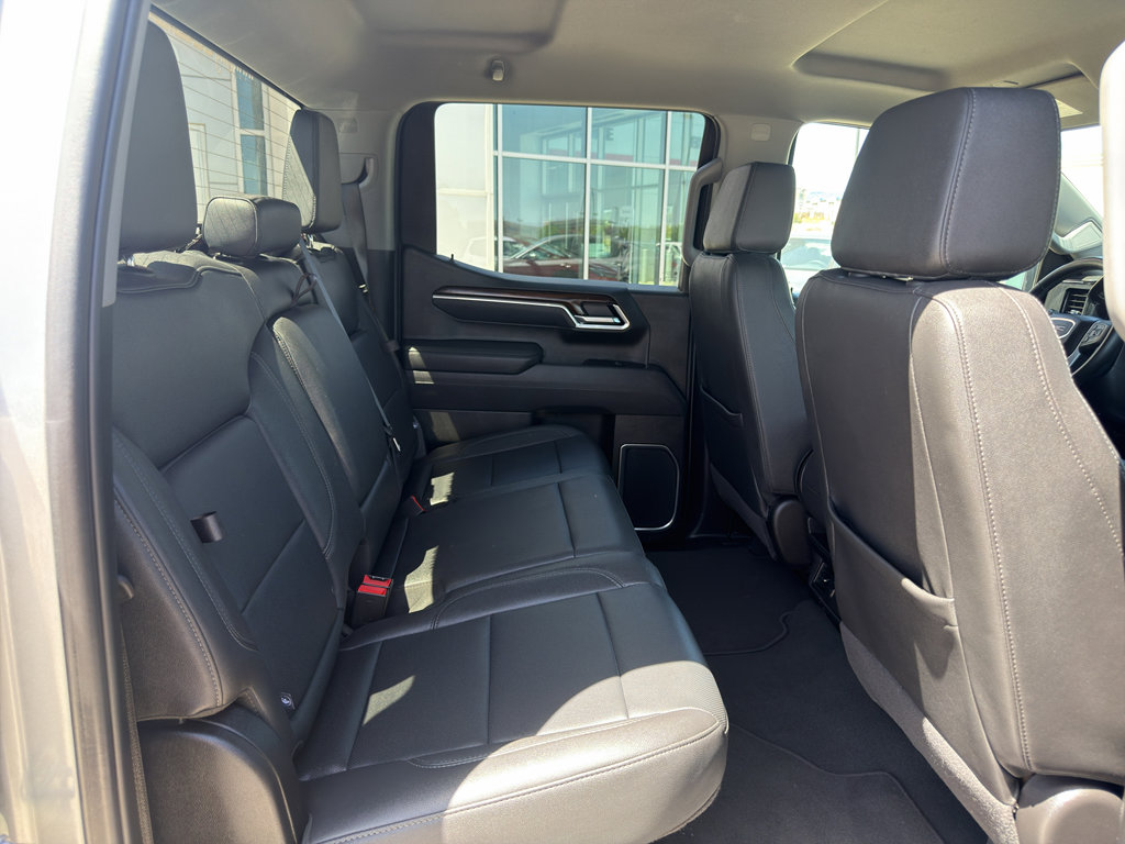 2025 GMC Sierra 1500 SLT - Photo 11