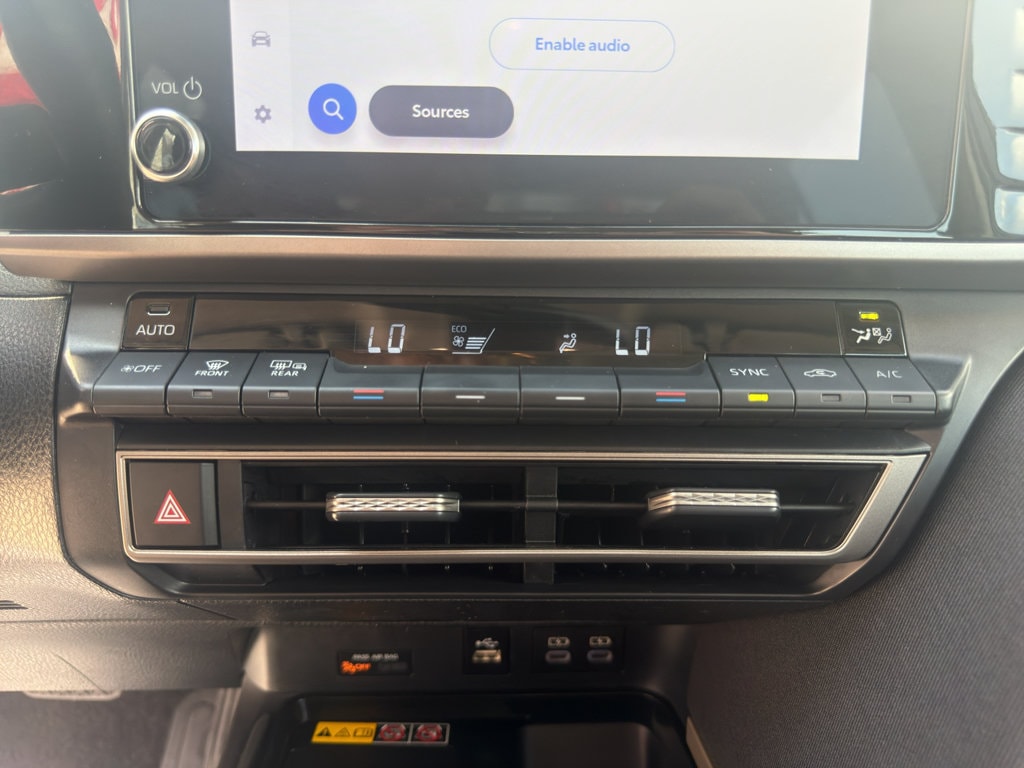 2025 Toyota Camry LE - Photo 17
