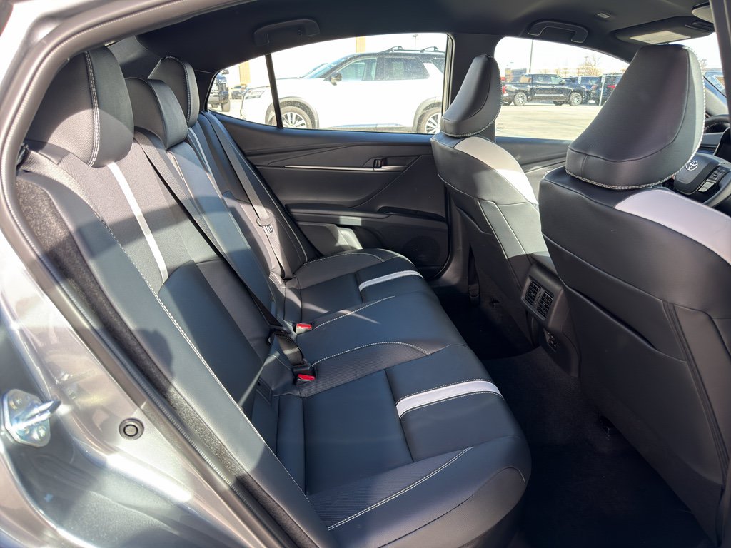 2026 Toyota Camry SE - Photo 6