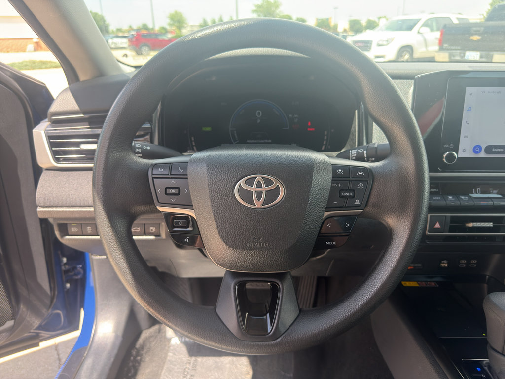 2025 Toyota Camry LE - Photo 13