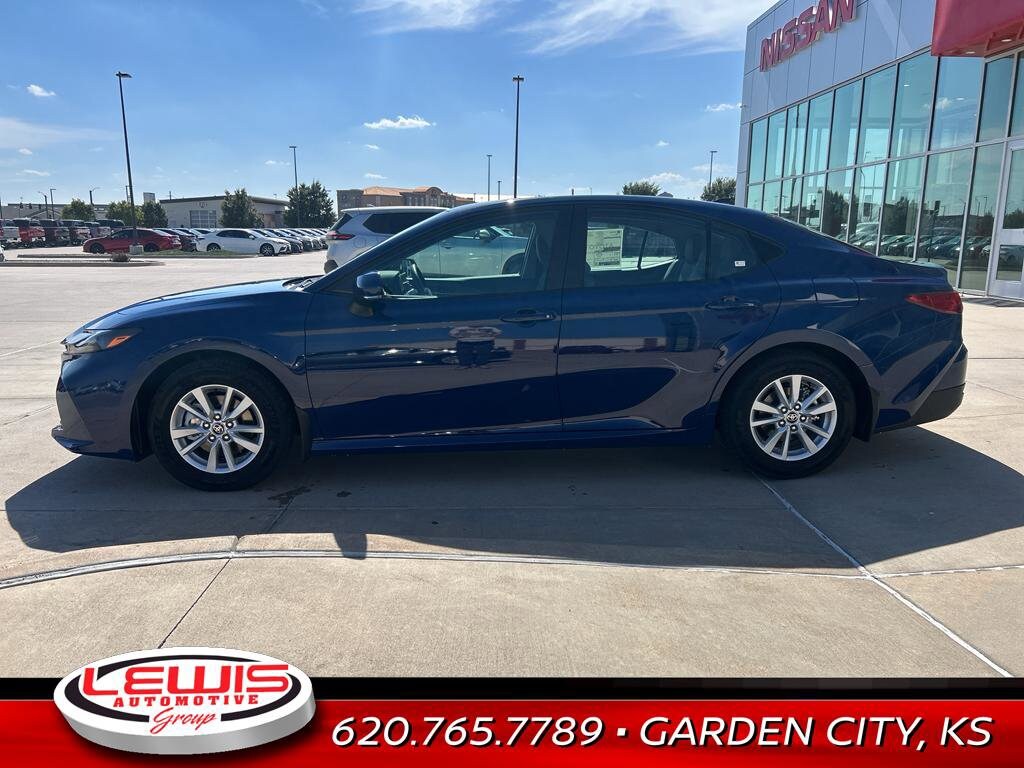 2026 Toyota Camry LE photo 3