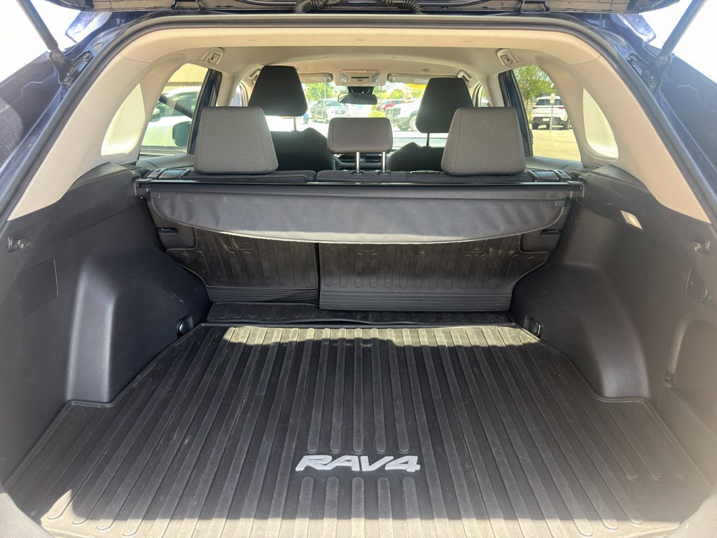 2024 Toyota RAV4 XLE - Photo 8