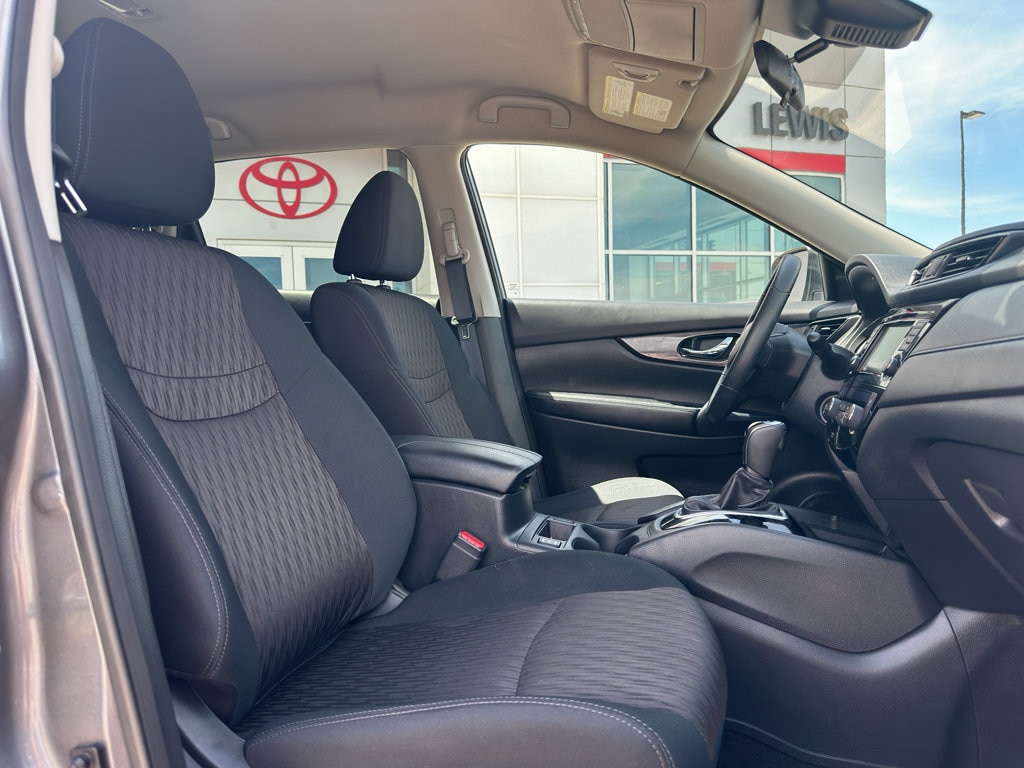 Used 2019 Nissan Rogue SV SUV