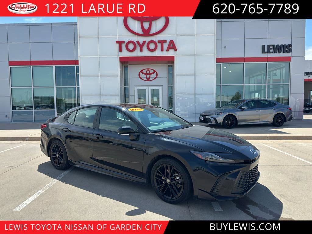 2025 Toyota Camry Hybrid Sedan 