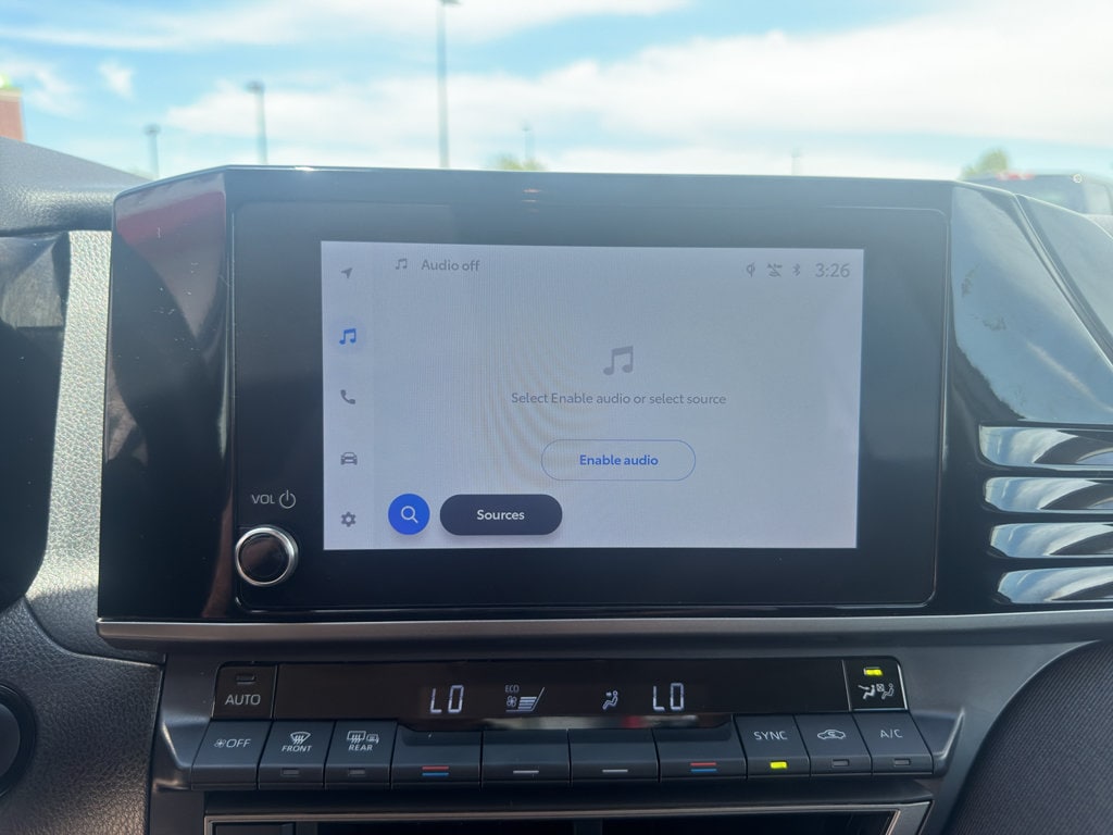 2025 Toyota Camry LE - Photo 15