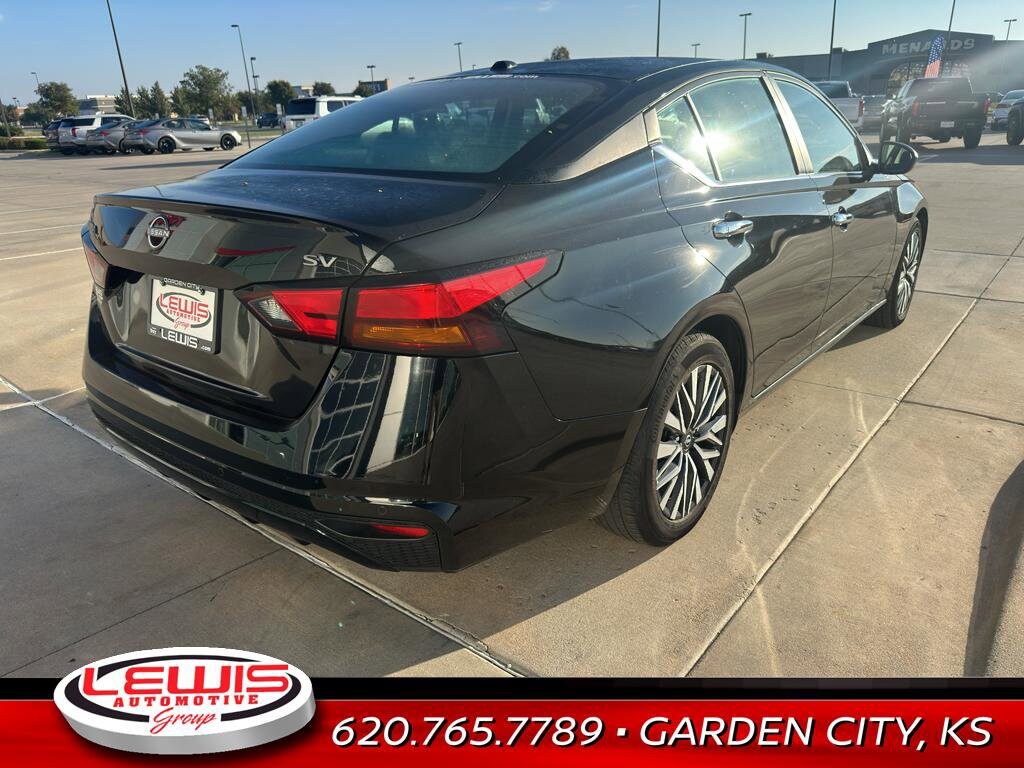 2024 Nissan Altima 2.5 SV photo 3