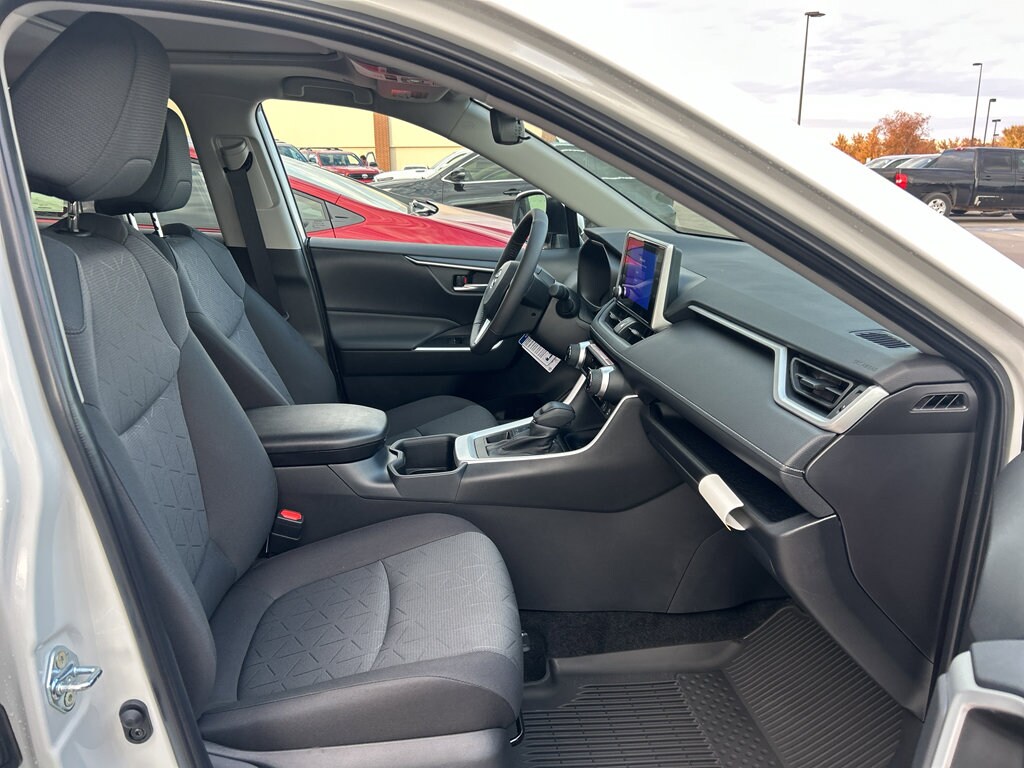 New 2025 Toyota RAV4 XLE SUV