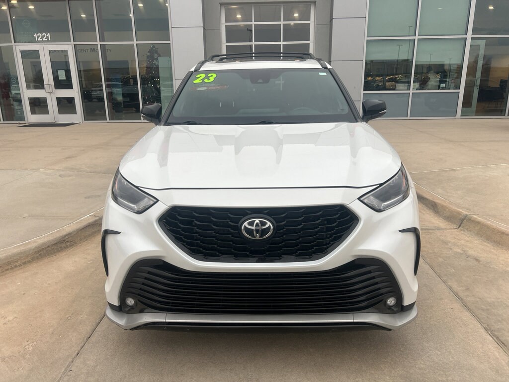 2023 Toyota Highlander XSE photo 2