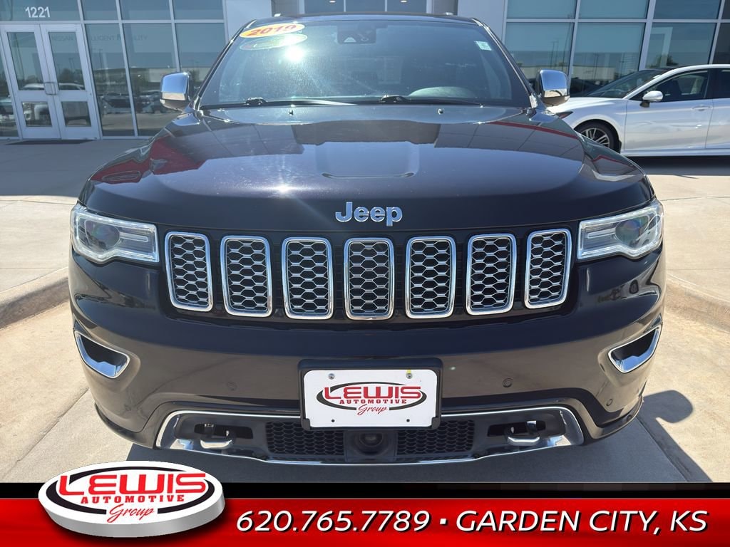 Used 2019 Jeep Grand Cherokee Overland with VIN 1C4RJFCG1KC593885 for sale in Garden City, KS