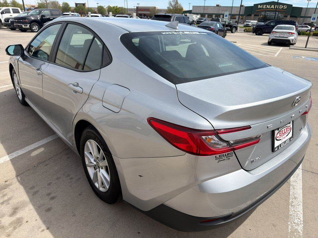 2025 Toyota Camry LE - Photo 26