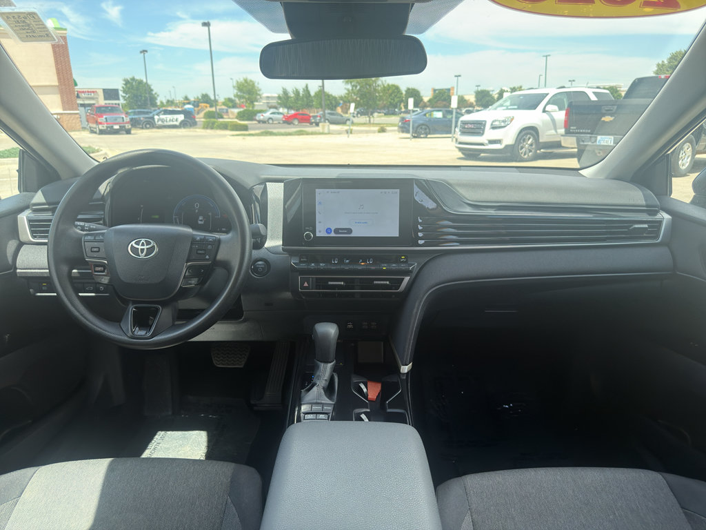 2025 Toyota Camry LE - Photo 7