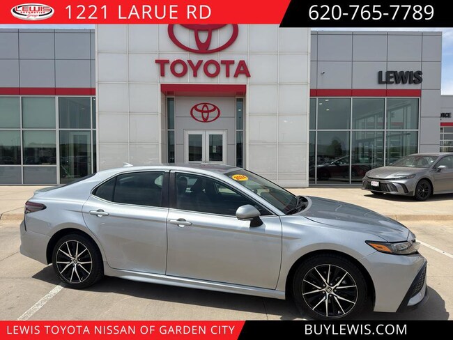2024 Toyota Camry SE Sedan