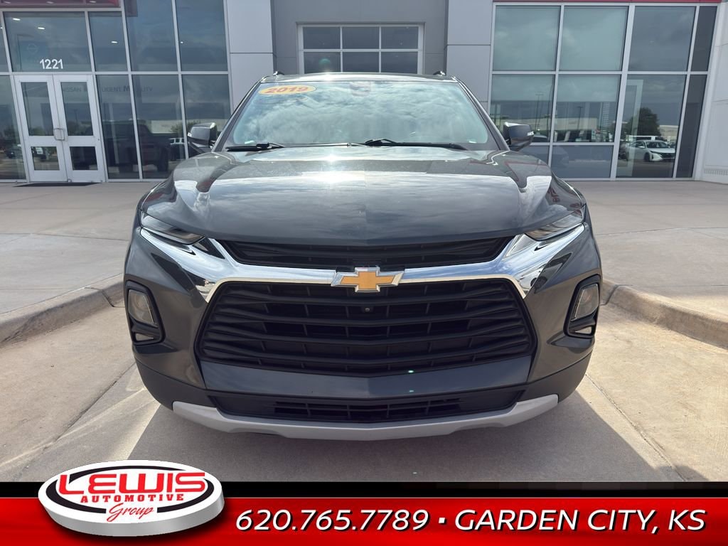 Used 2019 Chevrolet Blazer 3LT with VIN 3GNKBDRS1KS662591 for sale in Garden City, KS