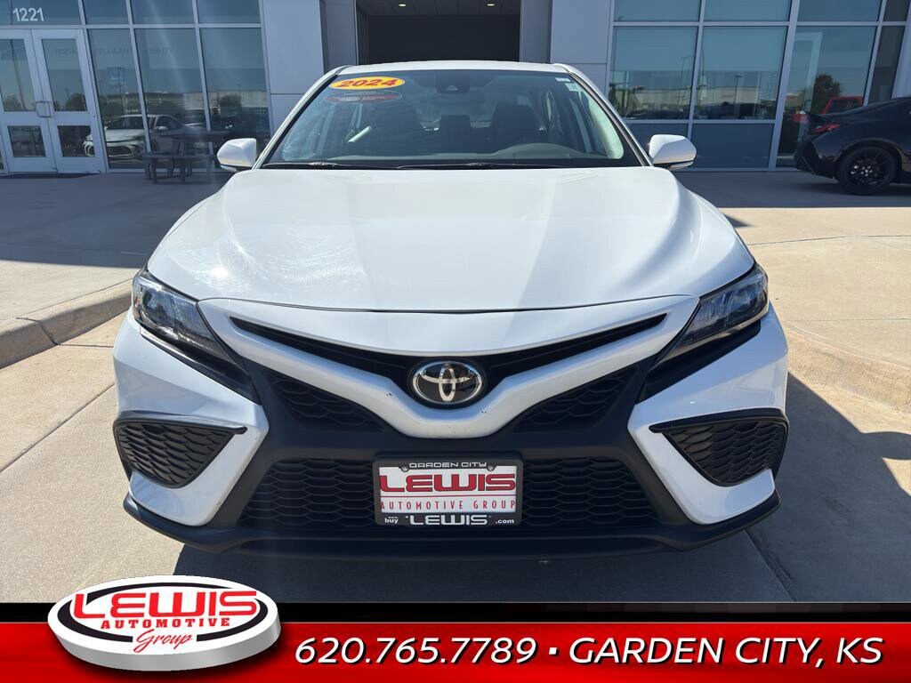 2024 Toyota Camry LE photo 2