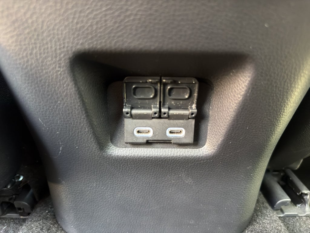 2024 Toyota RAV4 XLE - Photo 11