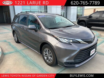 2023 Toyota Sienna LE 8 Passenger Van Passenger Van