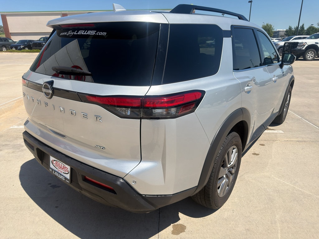 Used 2025 Nissan Pathfinder SV SUV