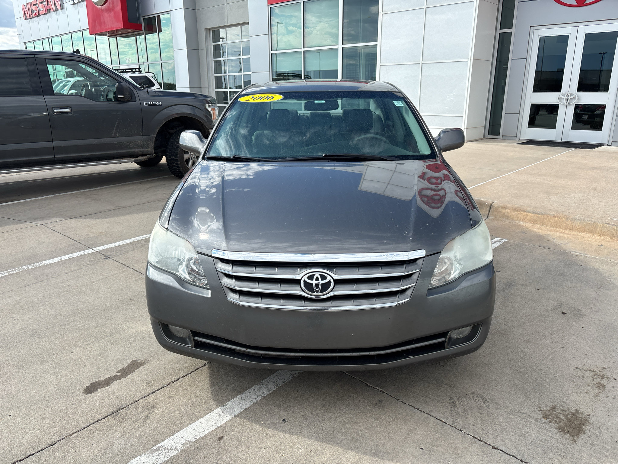 Used 2006 Toyota Avalon XLS with VIN 4T1BK36B76U146700 for sale in Garden City, KS