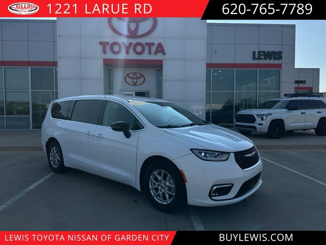 2024 Chrysler Pacifica Touring L Van Passenger Van