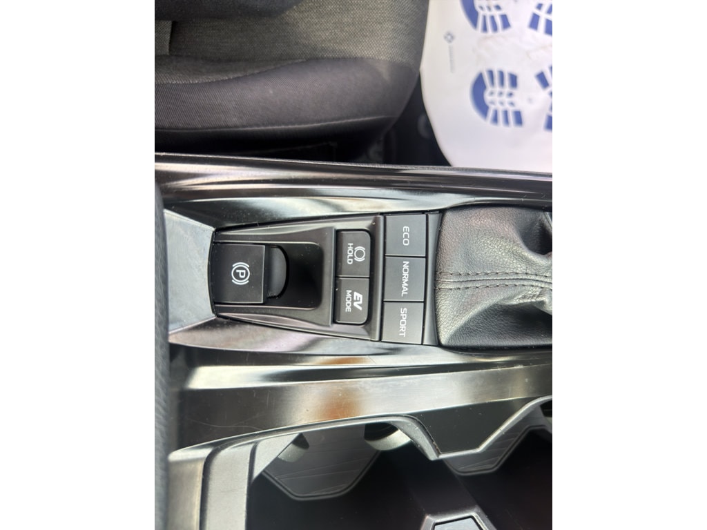 2025 Toyota Camry LE - Photo 20