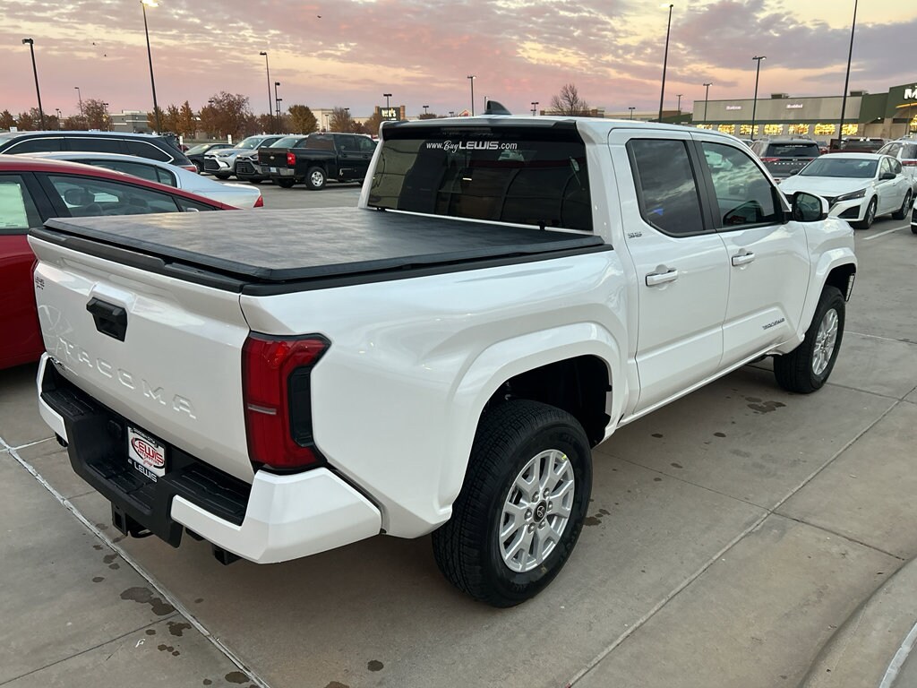 New 2025 Toyota Tacoma SR5 Truck Double Cab