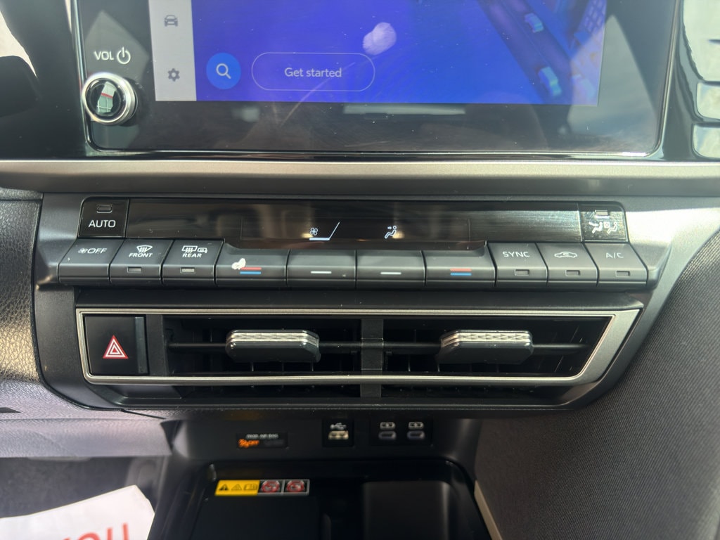 2025 Toyota Camry LE - Photo 17